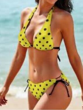 As Rose Rich Polka Dot Triangle Bikini Set